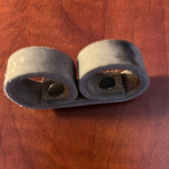 Jakimac two finger ring - Picture 2 of 3